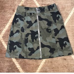 Camo H&M Zip Up Skirt Size 2